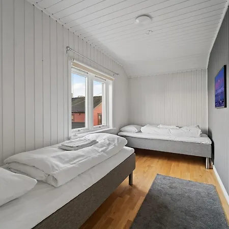 And Modern House In Friendly Neighborhood شقة *